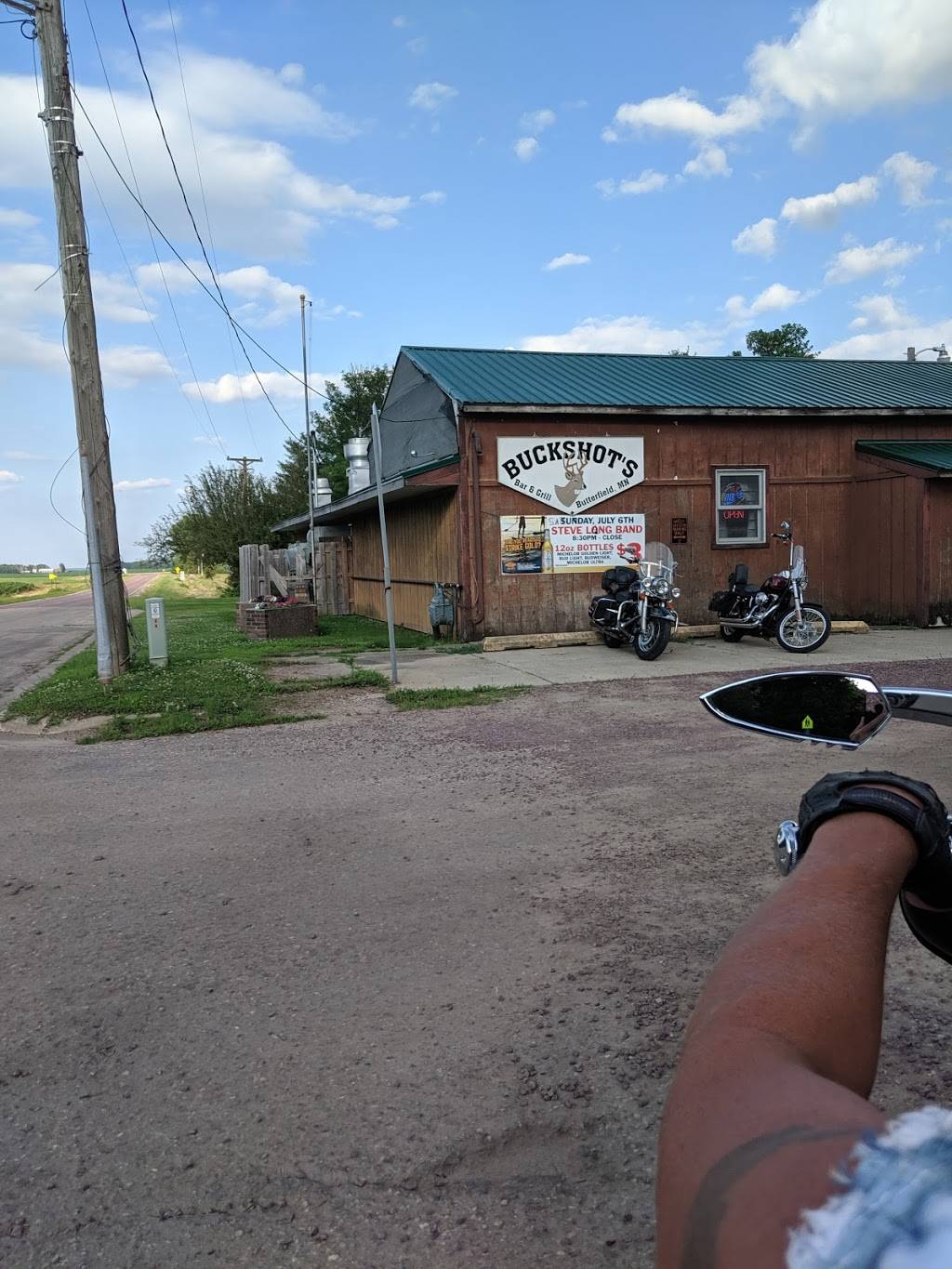 Buckshots Bar & Grill | restaurant | 505 Hubbard Ave, Butterfield, MN 56120, USA | 5079562409 OR +1 507-956-2409