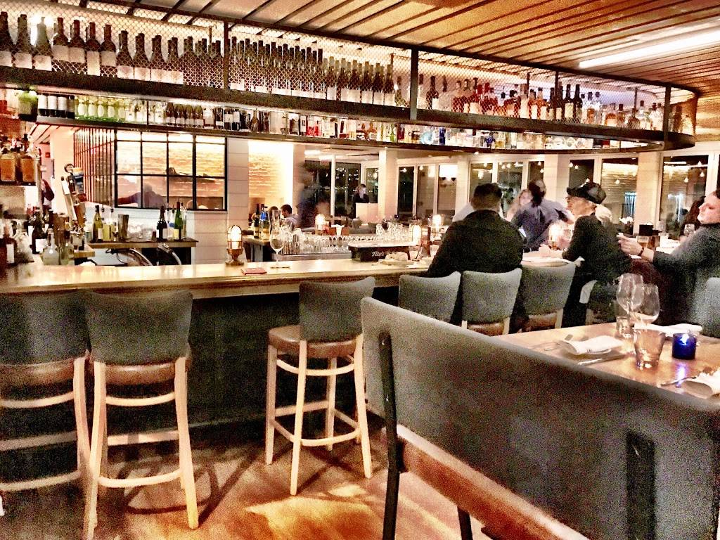 Shell & Bones Oyster Bar & Grill | restaurant | 100 S Water St, New Haven, CT 06519, USA | 2037873466 OR +1 203-787-3466