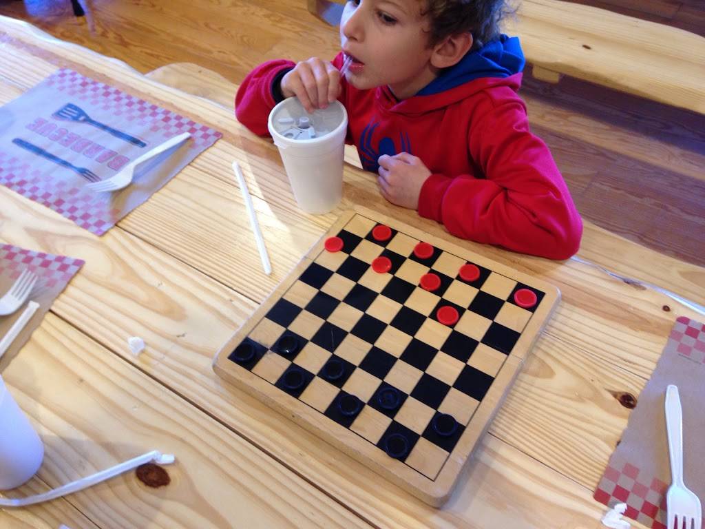 Holy Smokes BBQ | restaurant | 3363 Beech Mountain Pkwy, Beech Mountain, NC 28604, USA | 8283874200 OR +1 828-387-4200