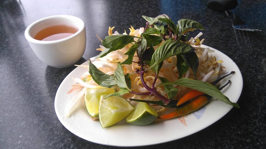 Pho Big Bowl | restaurant | 2655 Liruma Rd, Mississauga, ON L5K 1Y8, Canada | 9058558829 OR +1 905-855-8829