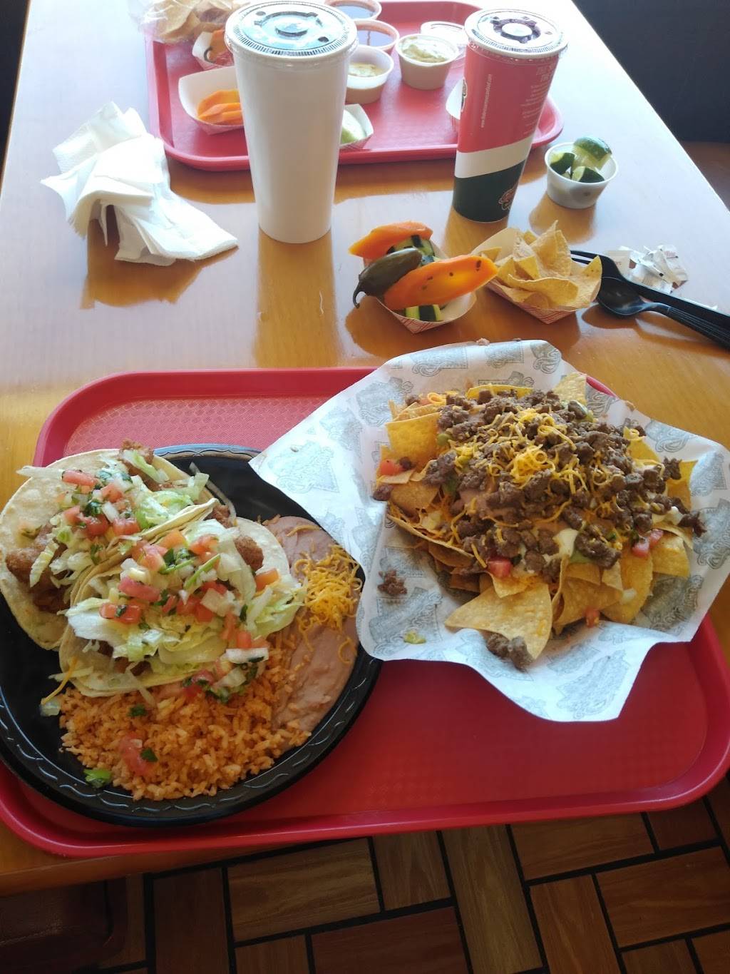 Federicos Mexican Food | restaurant | 5555 Zuni Rd SE, Albuquerque, NM 87108, USA | 5052551094 OR +1 505-255-1094