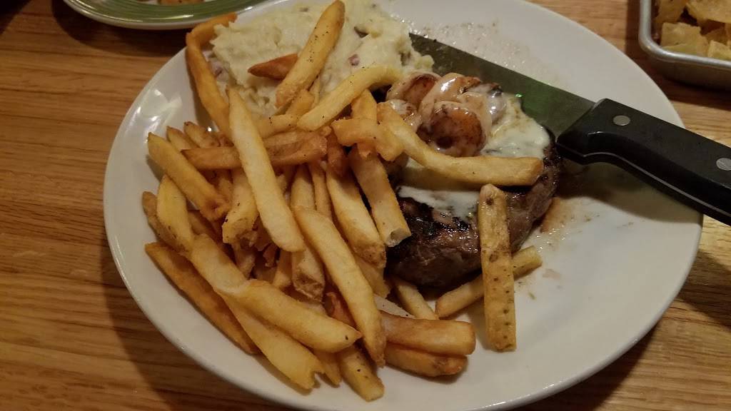 Applebees Grill + Bar | restaurant | 360 Walt Whitman Road Huntington Shopping Center, Huntington Station, NY 11746, USA | 6314273504 OR +1 631-427-3504