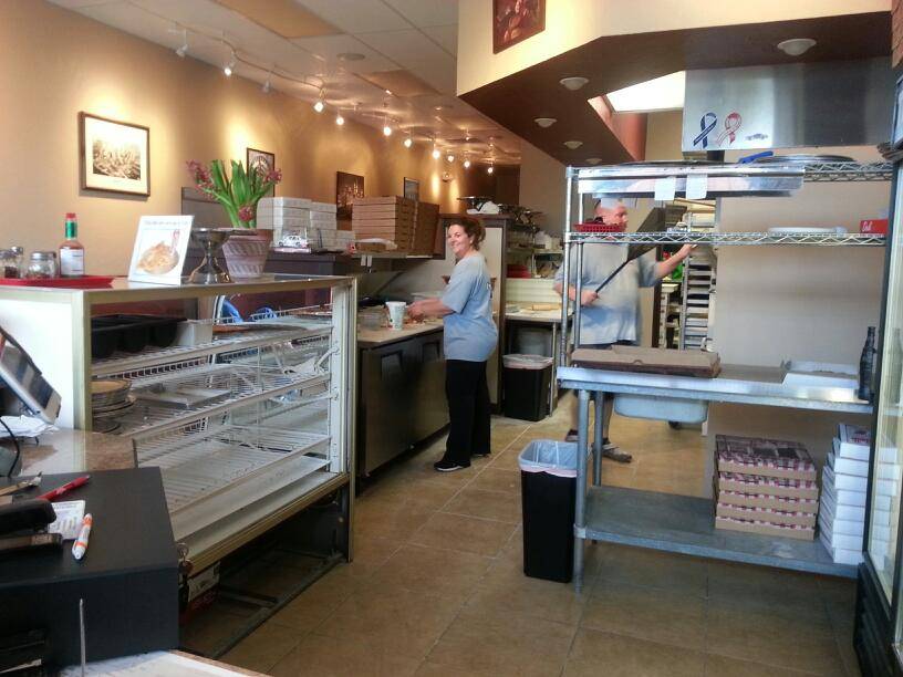 Pizza D-LUX | restaurant | 6810 Shoppes at Plantation Dr, Fort Myers, FL 33912, USA | 2392783589 OR +1 239-278-3589