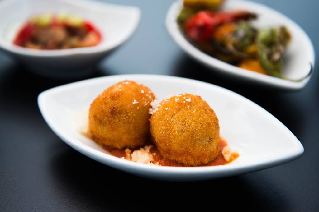 Upper West Side Café | restaurant | 2233 M St NW, Washington, DC 20037, USA | 2022412233 OR +1 202-241-2233