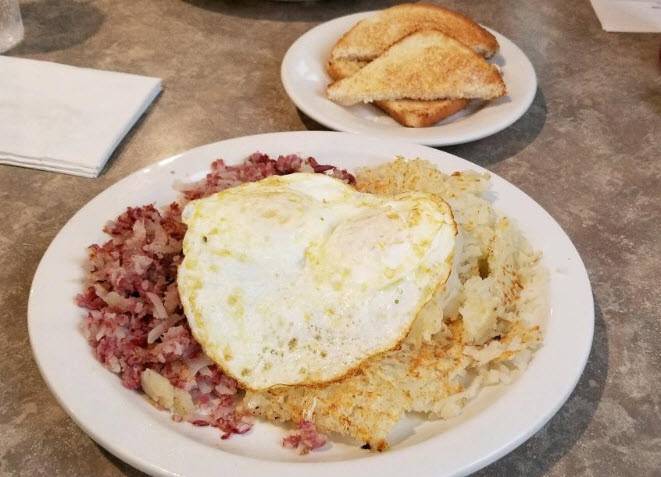 Fairport Family Restaurant | restaurant | 212 High St, Fairport Harbor, OH 44077, USA | 4403547474 OR +1 440-354-7474