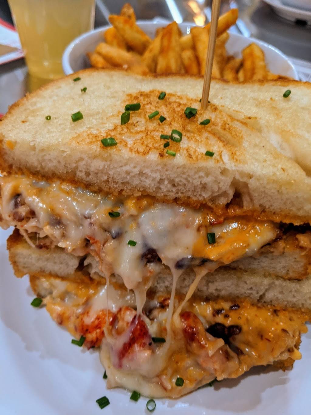 Slapfish | restaurant | 15009 Gray Rd, Noblesville, IN 46062, USA | 3172183508 OR +1 317-218-3508