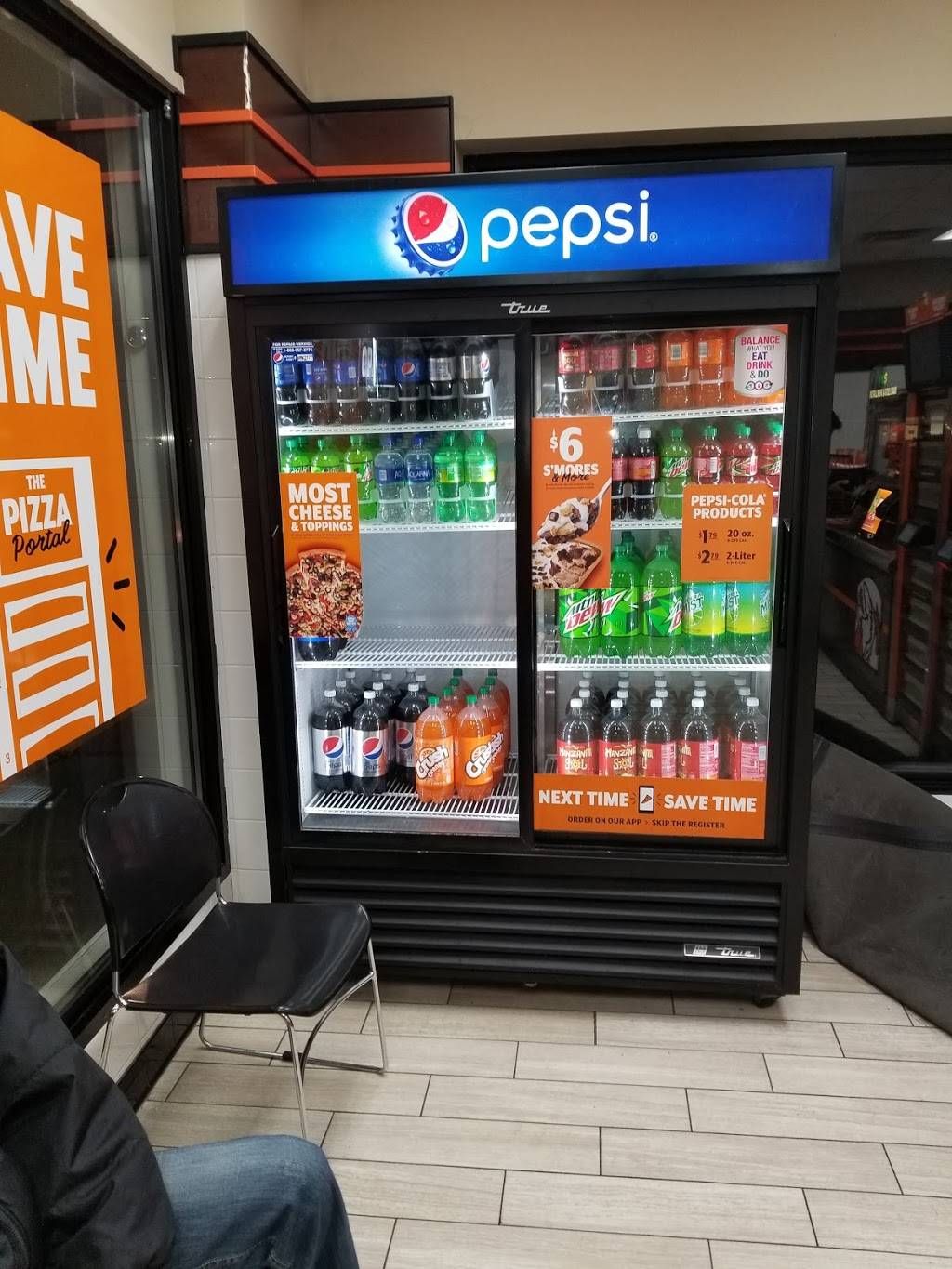 Little Caesars Pizza | meal takeaway | 551 N McLean Blvd #21, Elgin, IL 60123, USA | 8477427205 OR +1 847-742-7205