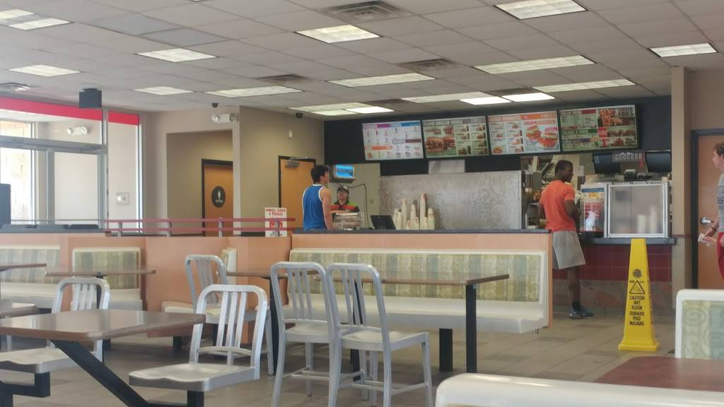 Burger King | restaurant | 695 N 204th Ave, Elkhorn, NE 68022, USA | 4022893690 OR +1 402-289-3690
