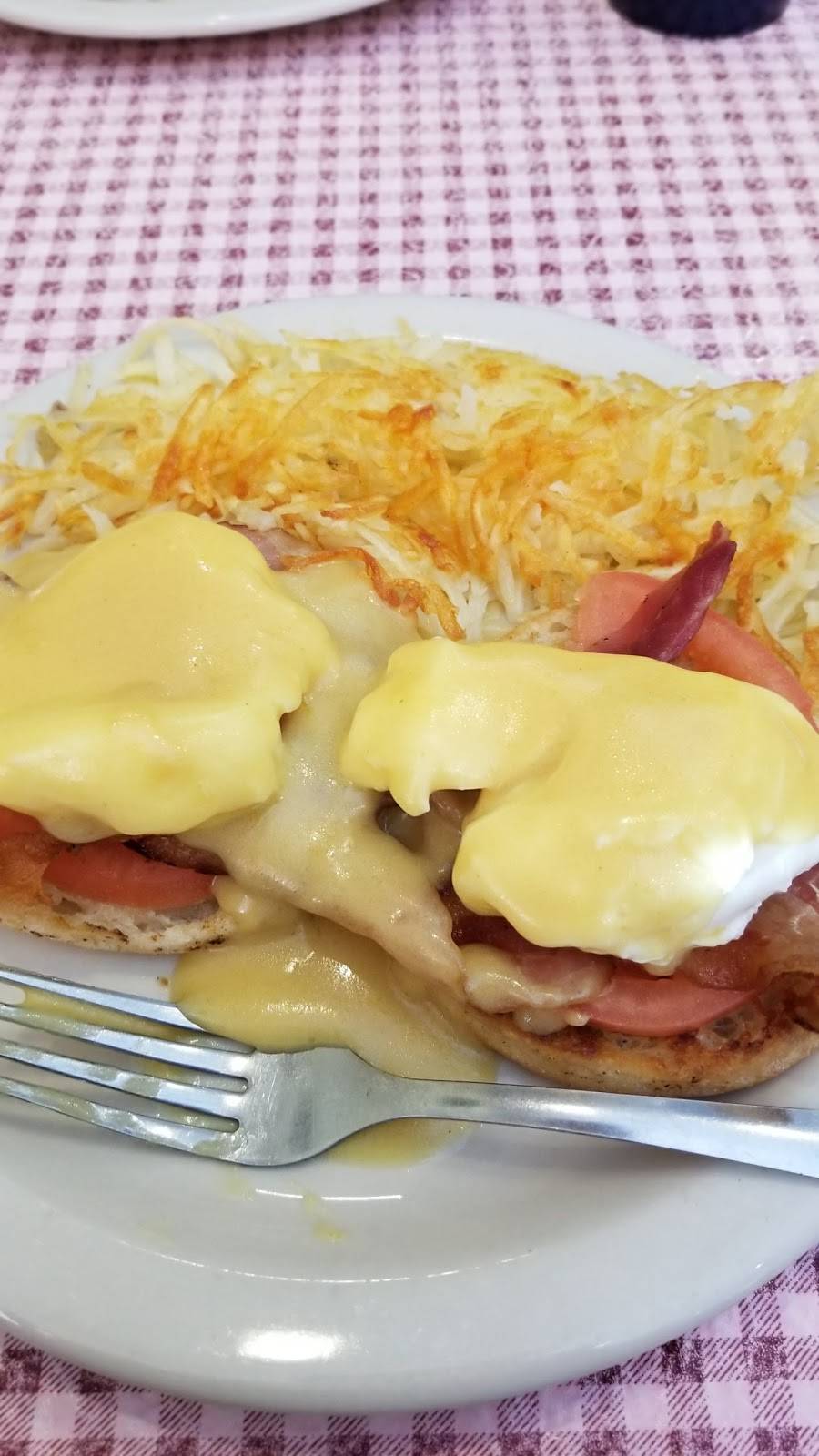 Christinas Country Cafe | cafe | 416 Emerson Ave, Hampstead, NH 03841, USA | 6033293430 OR +1 603-329-3430