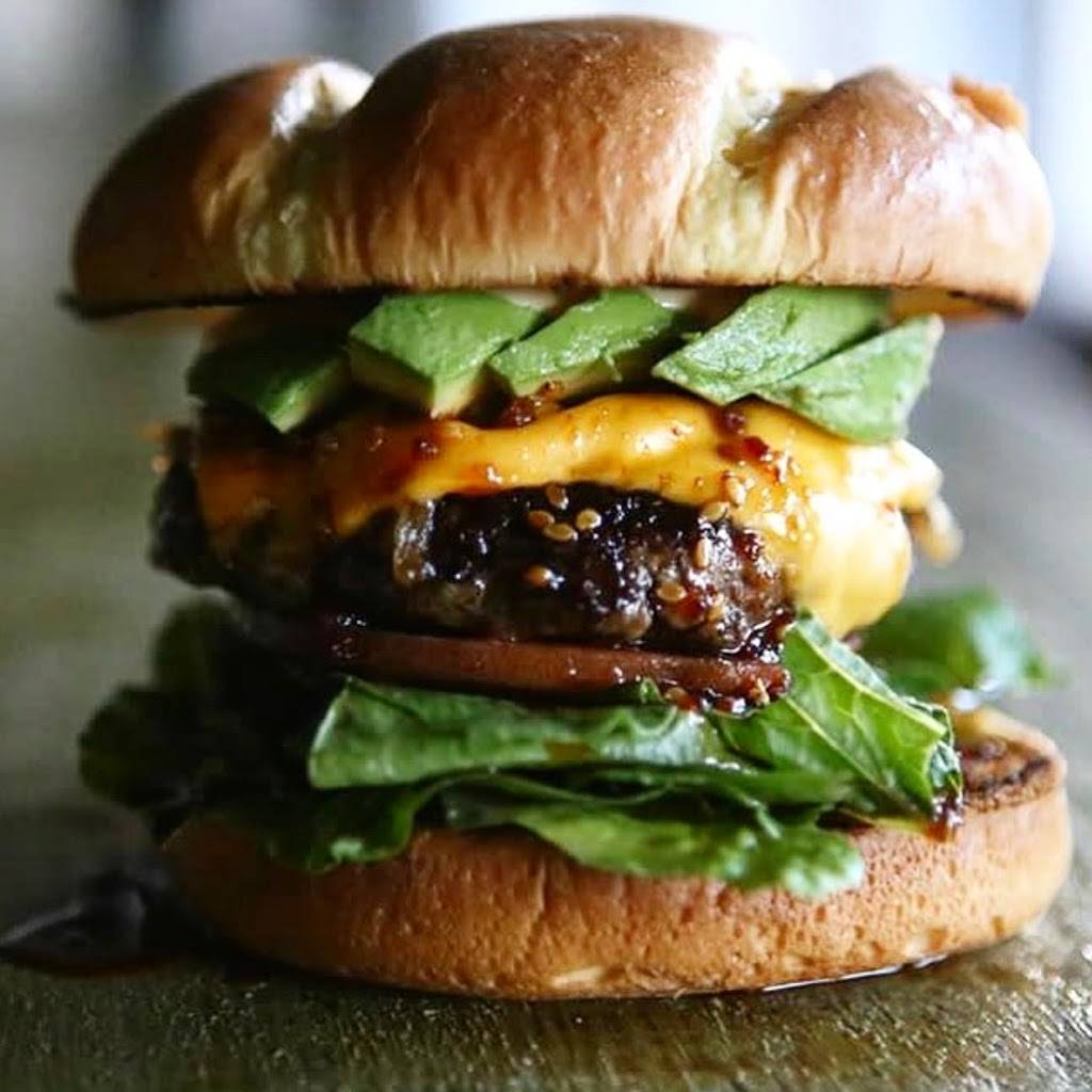 Seven Brothers Burgers | restaurant | 731 N Redwood Rd #100, Saratoga Springs, UT 84045, USA | 3853521200 OR +1 385-352-1200