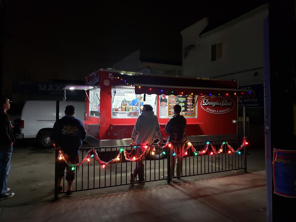 Dougies Best | restaurant | 1869 Cable St, San Diego, CA 92107, USA | 6199553165 OR +1 619-955-3165