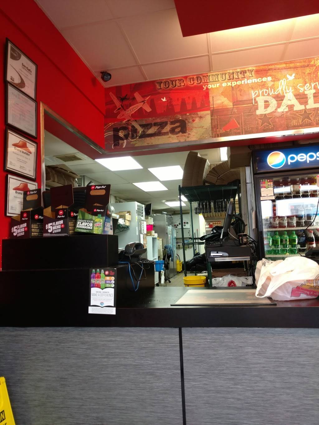 Pizza Hut | restaurant | 8224 Park Ln #110, Dallas, TX 75231, USA | 2143637733 OR +1 214-363-7733