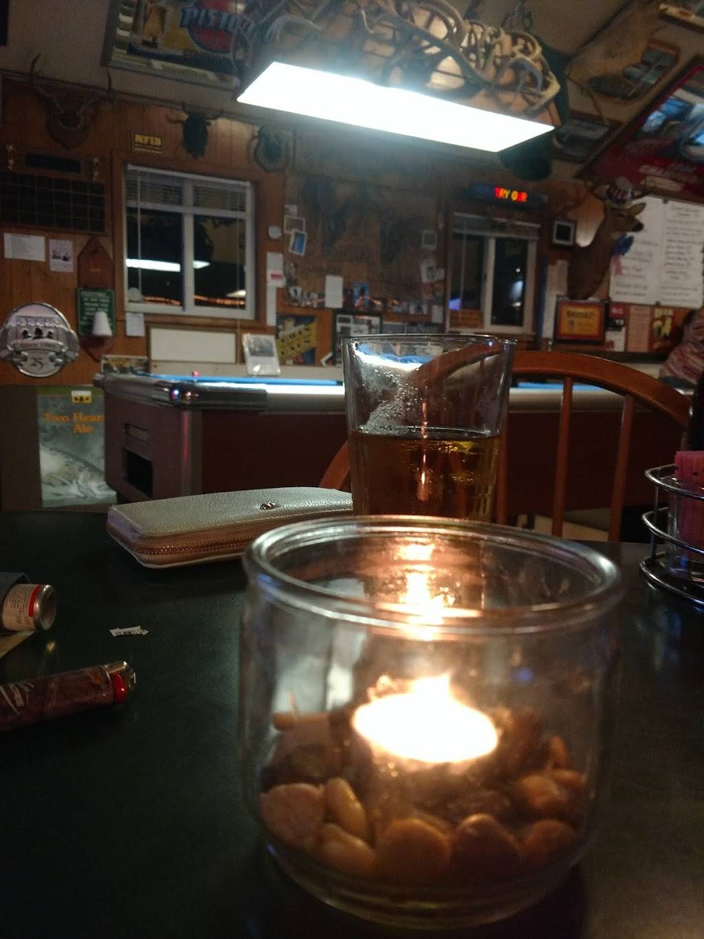 Jodis Tangled Antler | restaurant | 15015 US-31, Beulah, MI 49617, USA | 2313252480 OR +1 231-325-2480