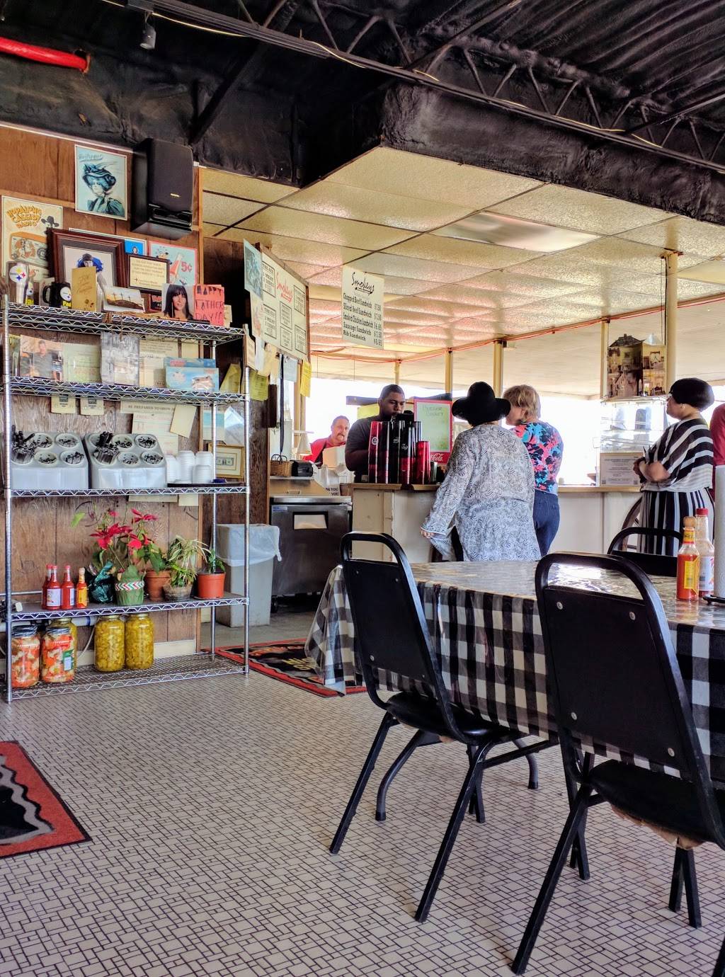 Smokeys BBQ | restaurant | 5300 E Lancaster Ave, Fort Worth, TX 76112, USA | 8174518222 OR +1 817-451-8222