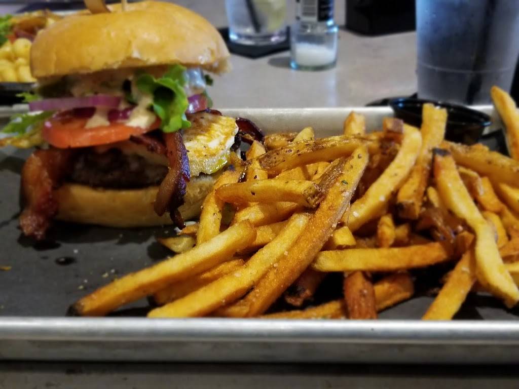 Graze Burgers | restaurant | 125 Bruce St, Sevierville, TN 37862, USA | 8653663775 OR +1 865-366-3775
