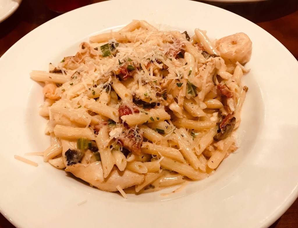 Johnny Carinos | restaurant | 535 N 46th St, Rogers, AR 72756, USA | 4796330544 OR +1 479-633-0544