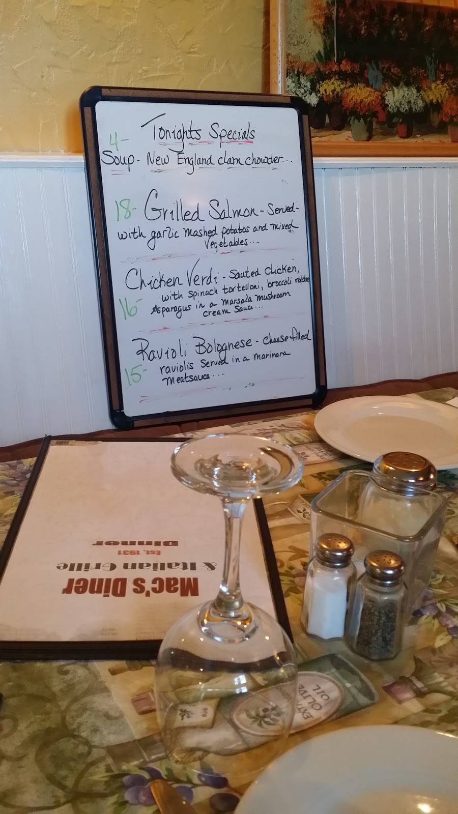 Macs Diner | restaurant | 185 Shrewsbury St, Worcester, MA 01604, USA | 5088687508 OR +1 508-868-7508