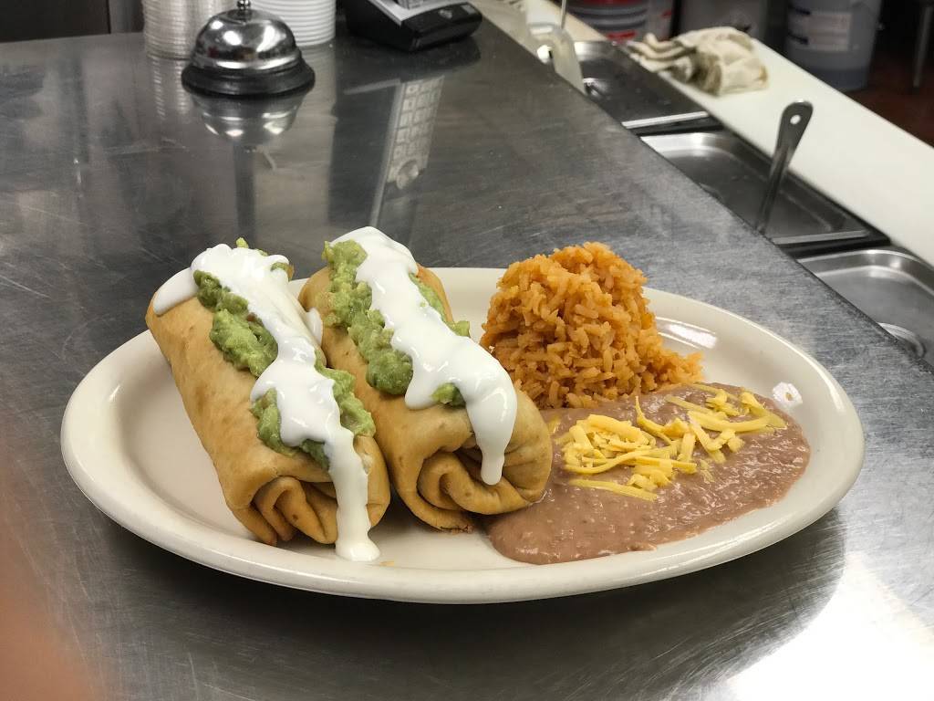 Chicos Restaurant | restaurant | 4407 W Maple St, Wichita, KS 67209, USA | 3169435401 OR +1 316-943-5401