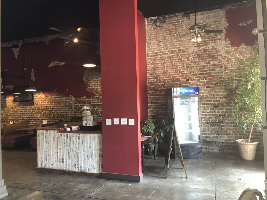 Fat Johnny’s Comfort and Soul | restaurant | 115 S Main St, Columbiana, AL 35051, USA | 2056715331 OR +1 205-671-5331