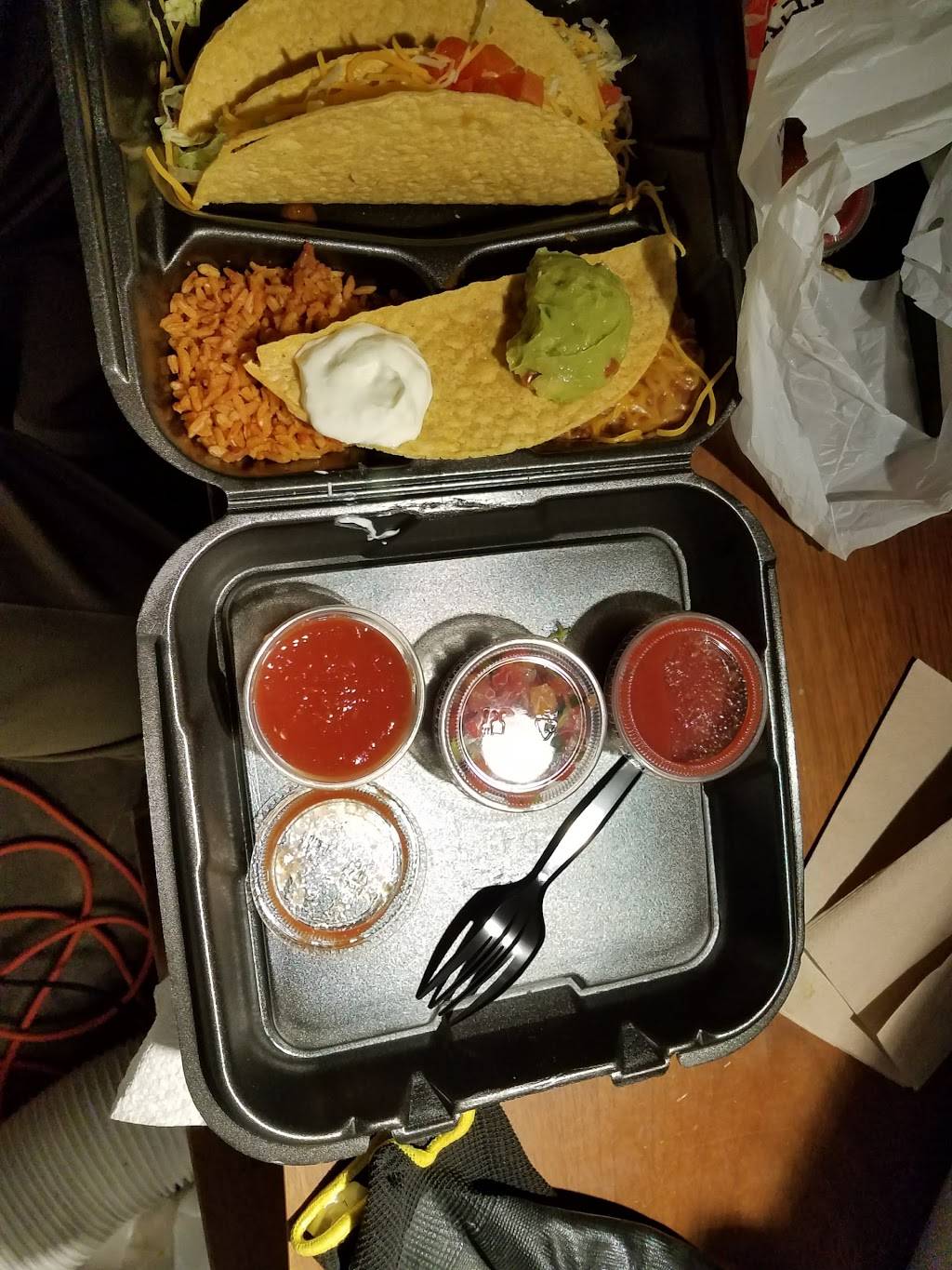 Taco Bueno | restaurant | 1901 S Main St, Weatherford, TX 76086, USA | 8175942840 OR +1 817-594-2840