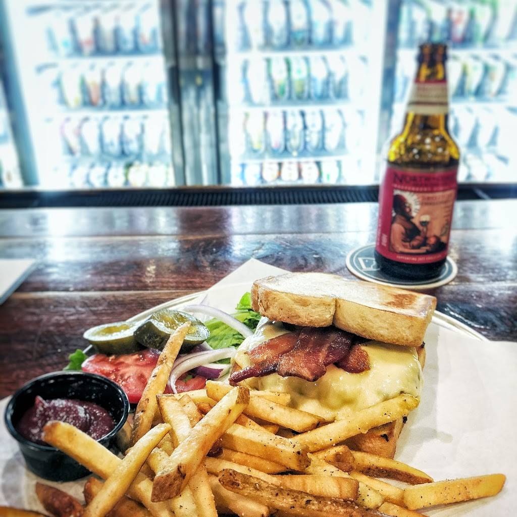 Magnolia Tree Tavern | restaurant | 1229 7th Ave, Fort Worth, TX 76104, USA | 6827032004 OR +1 682-703-2004