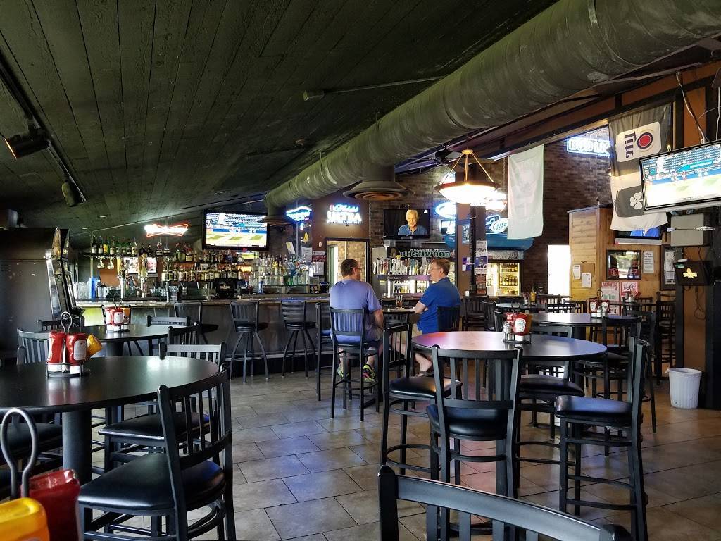 Bushwood Sports Bar & Grill | restaurant | 350 Edgewood Rd NW, Cedar Rapids, IA 52405, USA | 3193907140 OR +1 319-390-7140