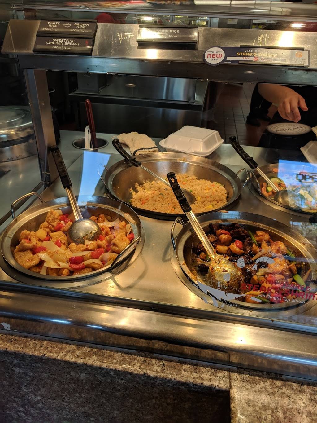 Panda Express | meal takeaway | 2500 E Las Posas Rd, Camarillo, CA 93010, USA | 8054842933 OR +1 805-484-2933