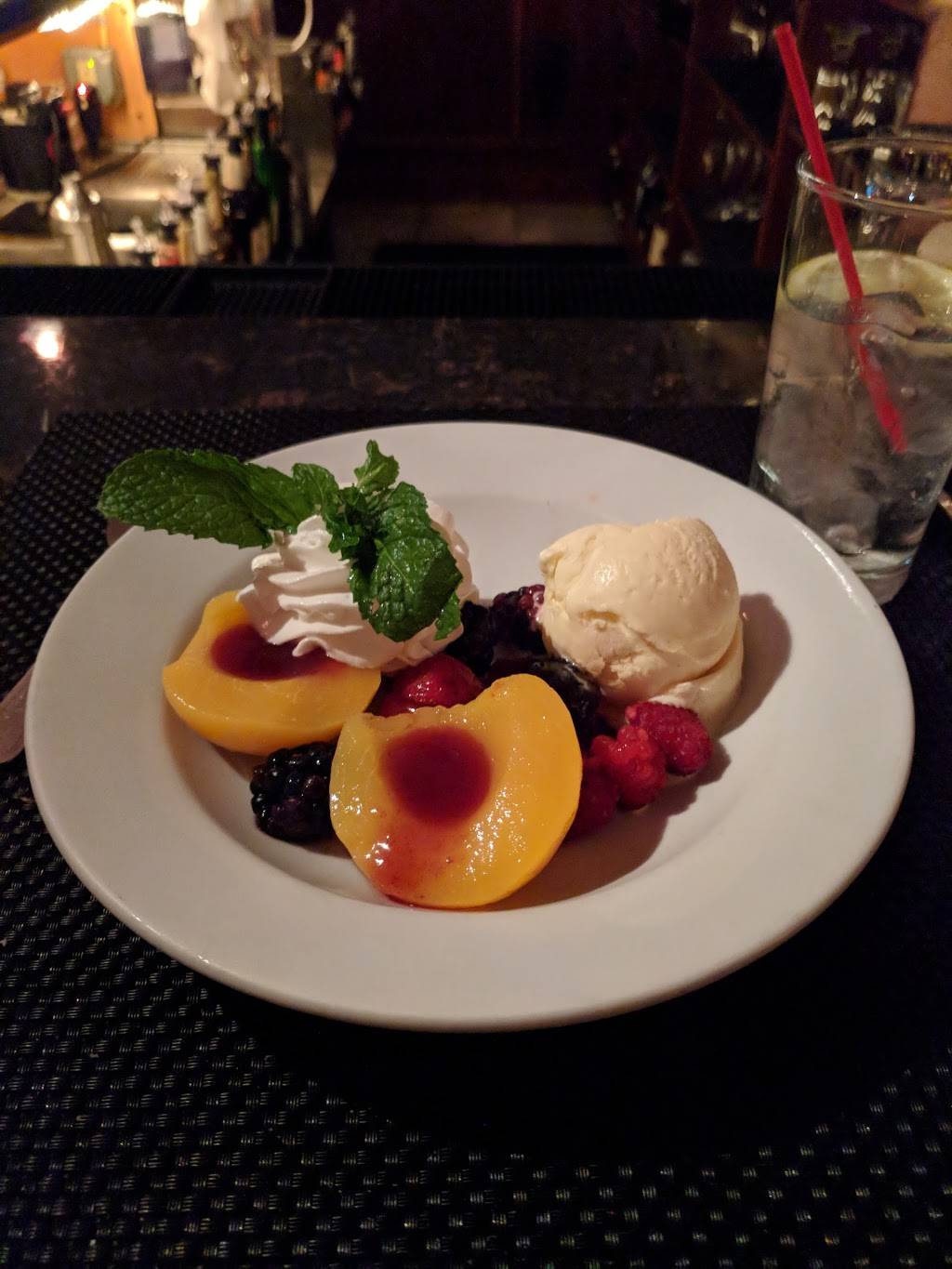 Matthews | restaurant | 1131 Bloomfield Ave, Clifton, NJ 07012, USA | 9739284300 OR +1 973-928-4300