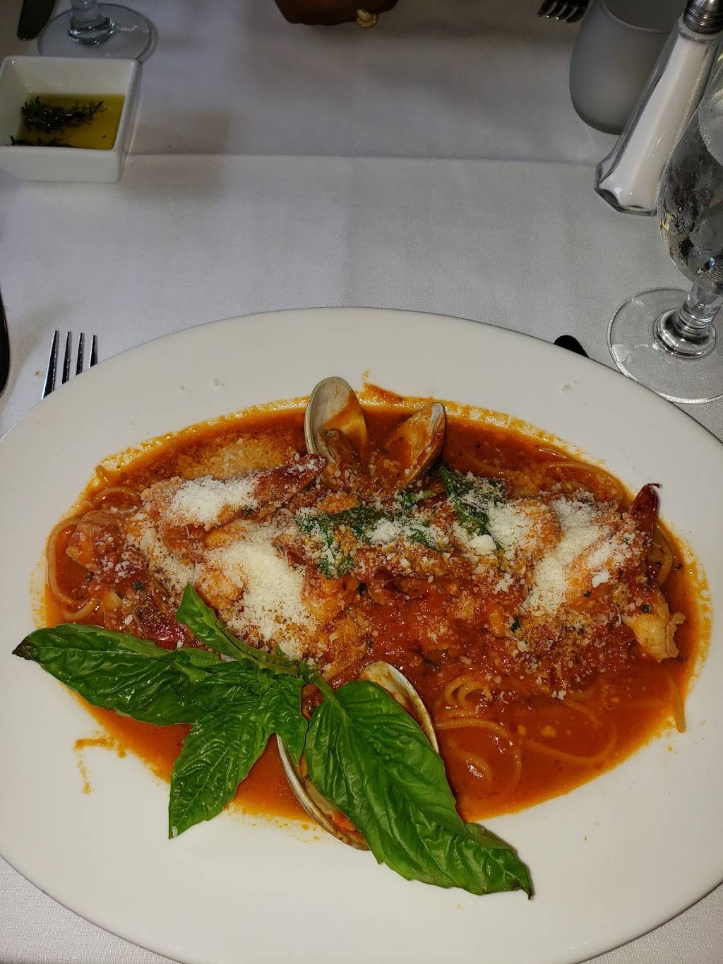 Queen | restaurant | 84 Court St, Brooklyn, NY 11201, USA | 7185965955 OR +1 718-596-5955