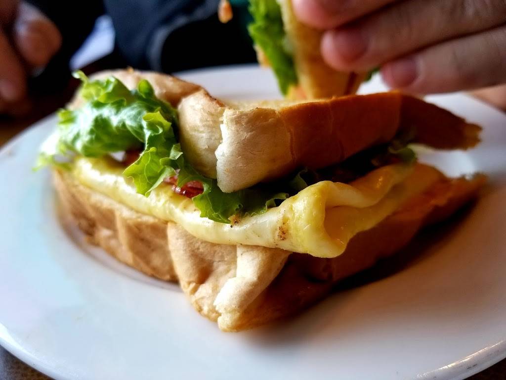 Lakeside Restaurant | restaurant | 1955 Allen Rd, Lanexa, VA 23089, USA | 8049667247 OR +1 804-966-7247