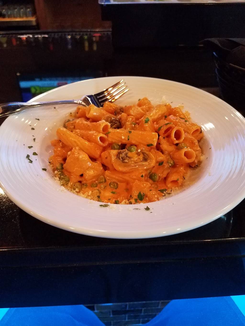 Roccos Fine Dining | restaurant | 5 New Paltz Plaza, New Paltz, NY 12561, USA | 8452557464 OR +1 845-255-7464