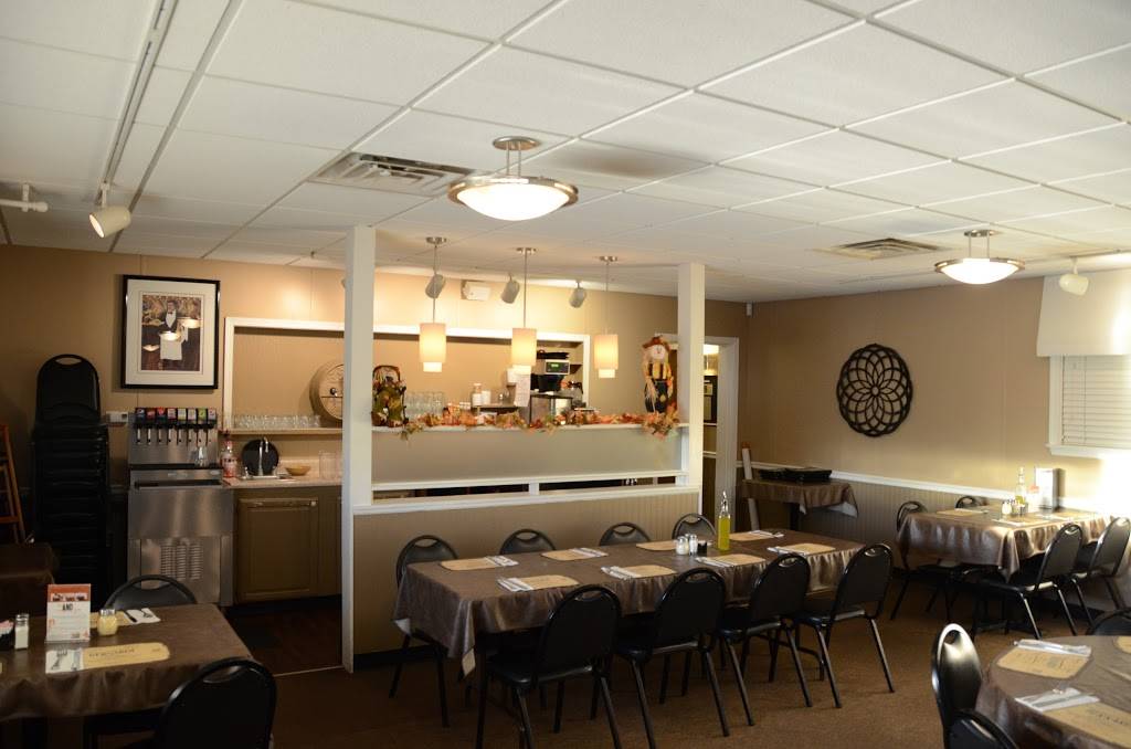 Bernardis Restaurant | restaurant | 2137 Washington Rd, Washington, IL 61571, USA | 3097455505 OR +1 309-745-5505