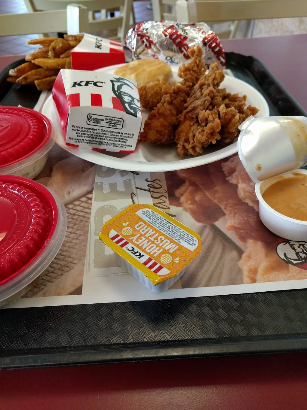 KFC | restaurant | 32 Airport Square, North Wales, PA 19454, USA | 2154127224 OR +1 215-412-7224