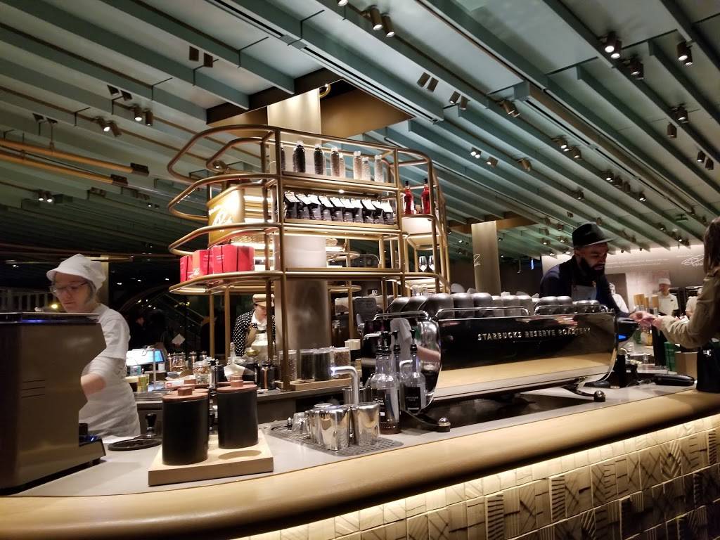 Starbucks | cafe | 42 E Chicago Ave, Chicago, IL 60611, USA | 3129516932 OR +1 312-951-6932