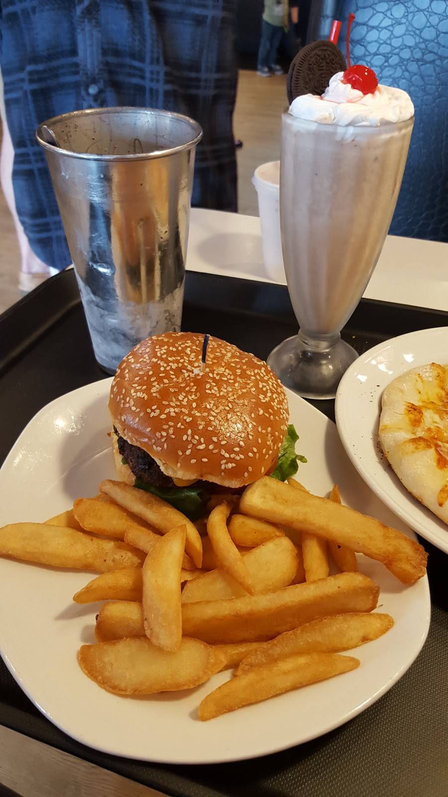 The Loop Pizza Grill | restaurant | 14035 Beach Blvd, Jacksonville, FL 32246, USA | 9043371625 OR +1 904-337-1625