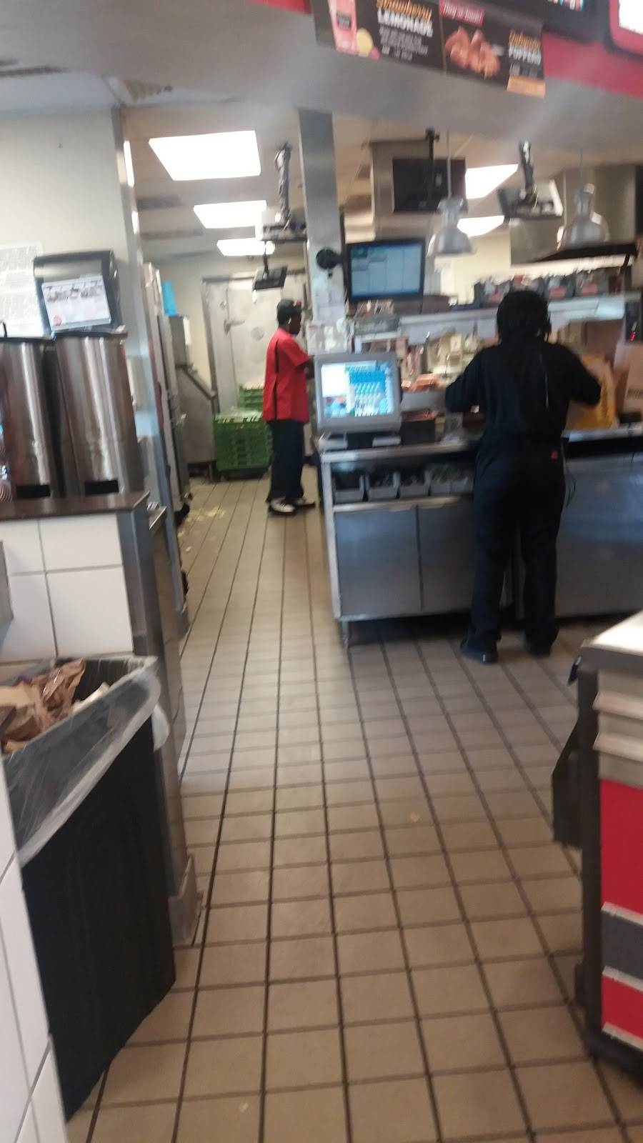 DUAL - HARDEES / RED BURRITO | meal takeaway | 2135 N Chester St, Gastonia, NC 28052, USA | 7048524142 OR +1 704-852-4142