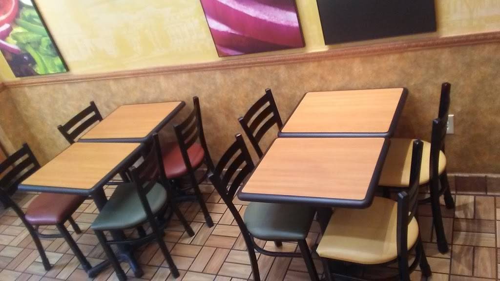 Subway | restaurant | 302 Hampton Ave, Pickens, SC 29671, USA | 8648786287 OR +1 864-878-6287