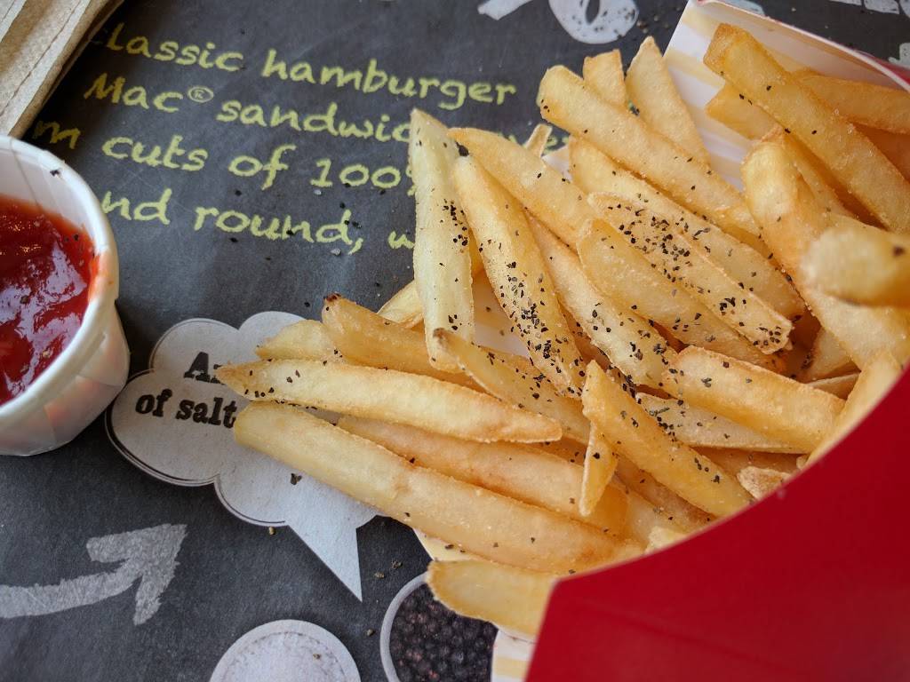 McDonalds | cafe | 35 Dufferin St, Perth, ON K7H 3A5, Canada | 6132675070 OR +1 613-267-5070