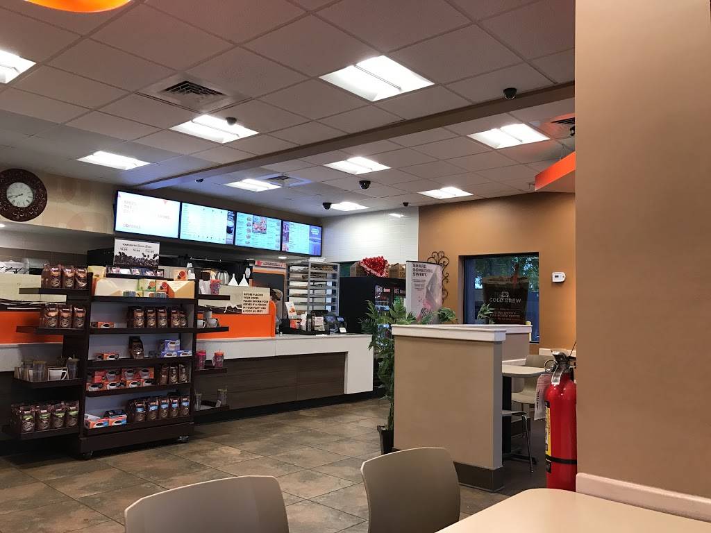 Dunkin | bakery | 451 S Duncan Dr, Tavares, FL 32778, USA | 3526092236 OR +1 352-609-2236