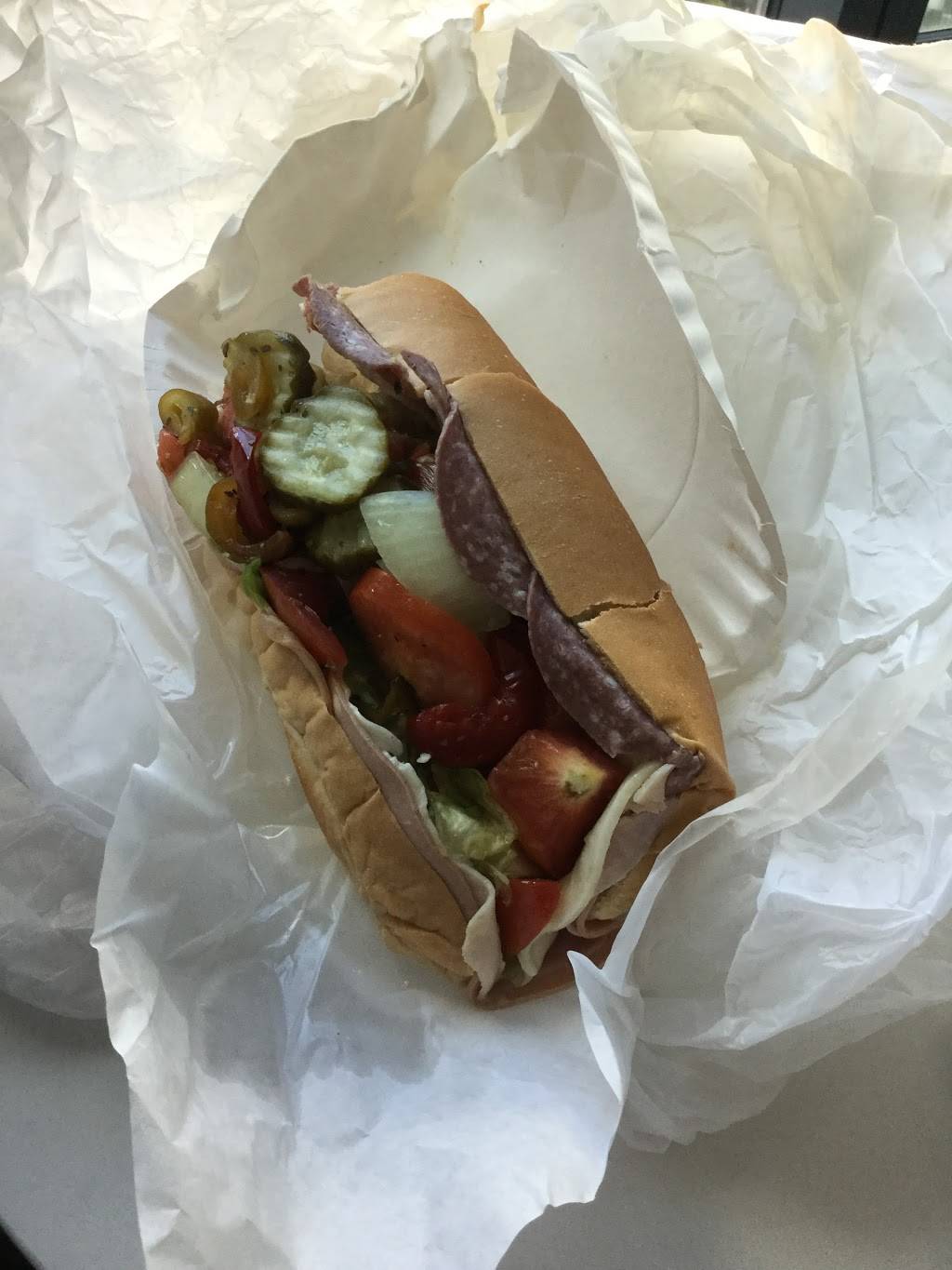 Luigis Pizza | restaurant | 2331 Tamiami Trail E, Naples, FL 34112, USA | 2397756669 OR +1 239-775-6669