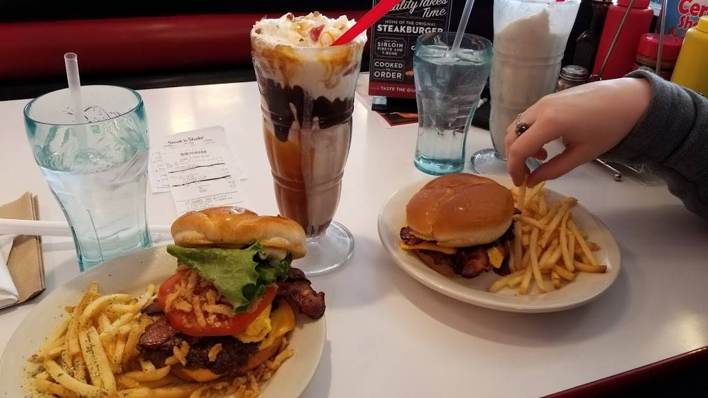 Steak n Shake | restaurant | 831 Clepper Ln, Cincinnati, OH 45245, USA | 5139430990 OR +1 513-943-0990