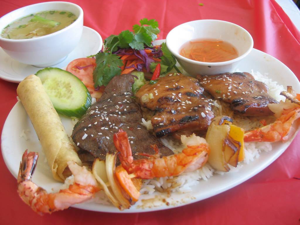 Restaurant Chez Tau Bay | restaurant | 745 Rue Jean-Talon, Montréal, QC H2R 1T9, Canada | 5142741234 OR +1 514-274-1234