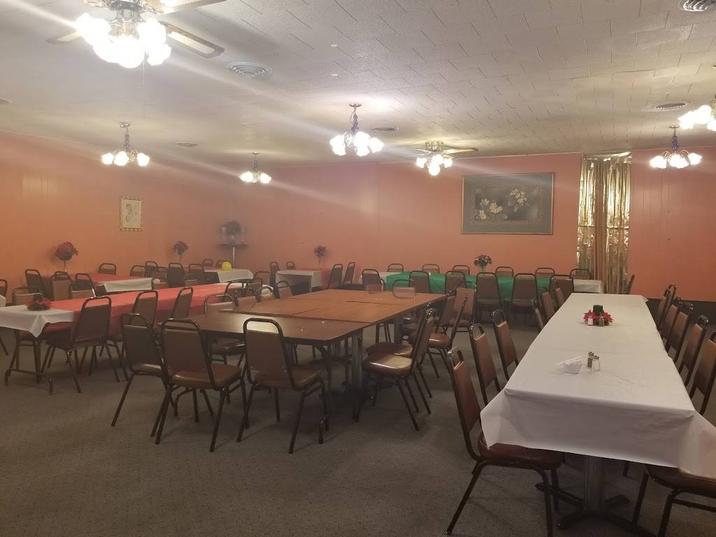 Cissna Park Family Restaurant | restaurant | 104 N 2nd St, Cissna Park, IL 60924, USA | 8154572994 OR +1 815-457-2994