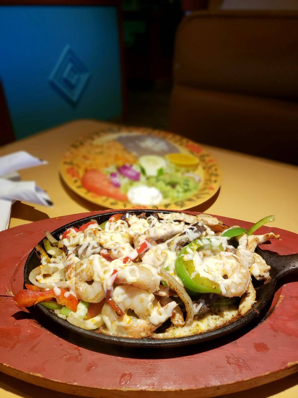 La Presa Restaurant | restaurant | 401 E Euclid Ave, Mt Prospect, IL 60056, USA | 8478181623 OR +1 847-818-1623