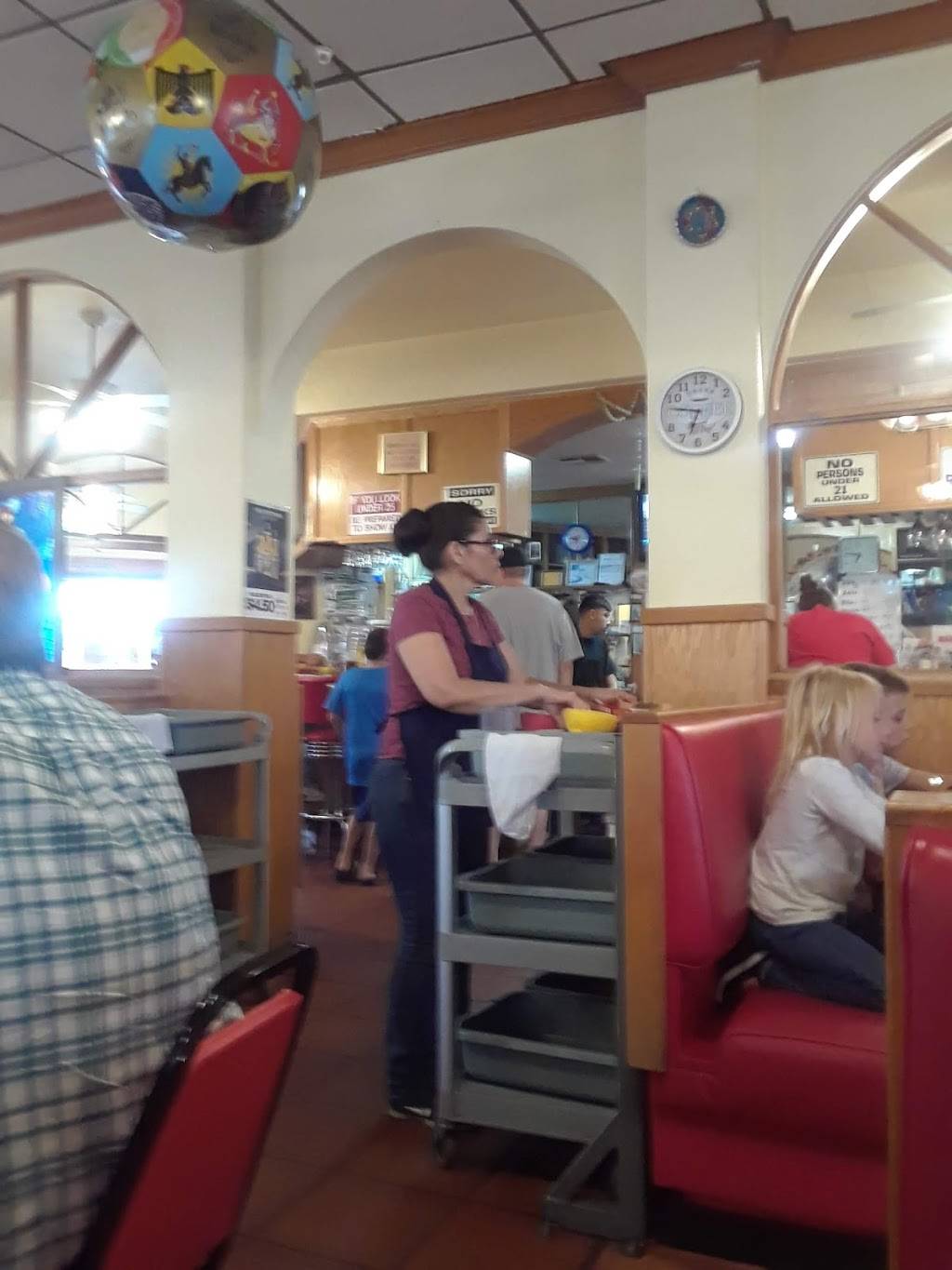 El Tapatio Restaurant | restaurant | 134 E Orange Ave, Porterville, CA 93257, USA | 5597812115 OR +1 559-781-2115