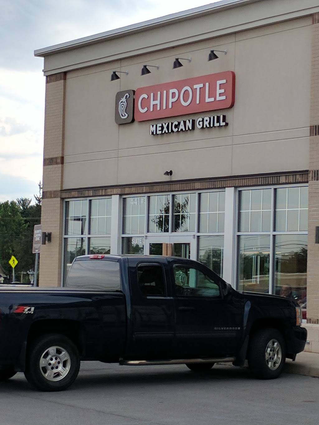 Chipotle Mexican Grill | restaurant | 441 Balltown Rd Ste 3, Schenectady, NY 12304, USA | 5183708607 OR +1 518-370-8607