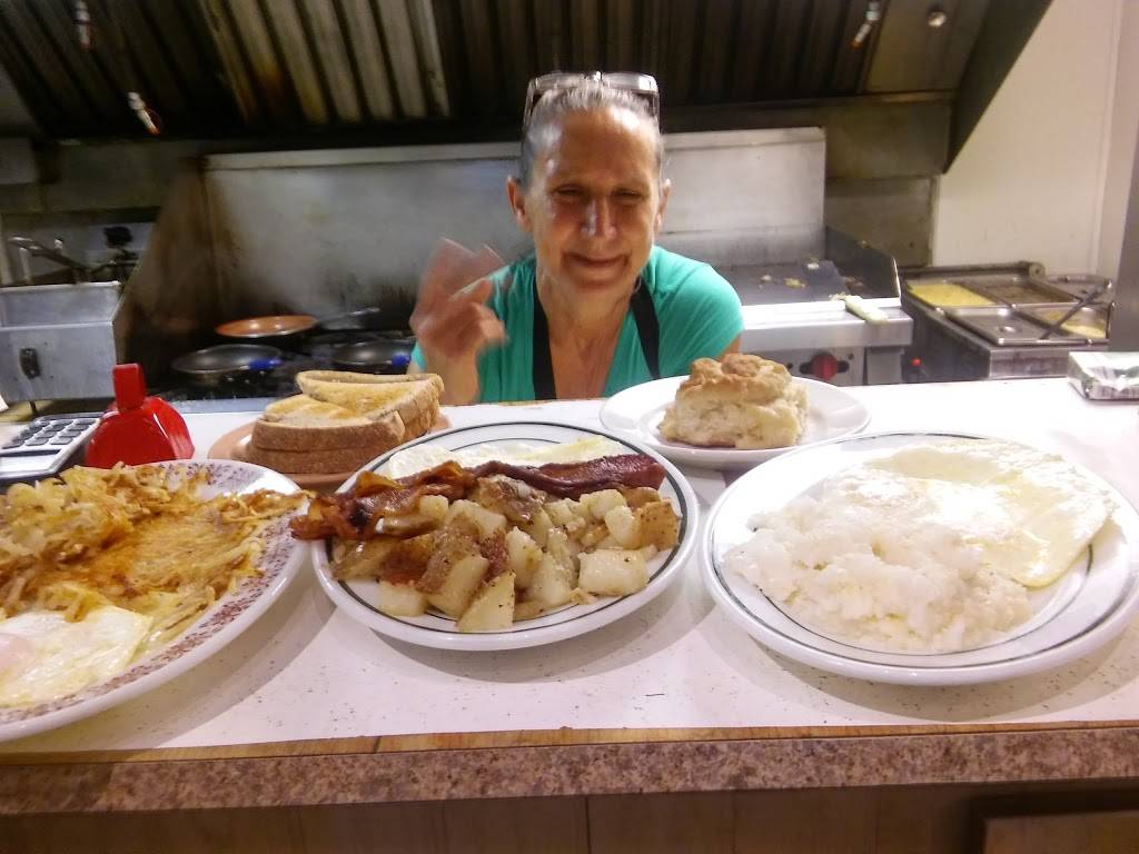 Mama Ds Restaurant | restaurant | 7448 FL-60, Lake Wales, FL 33898, USA | 8636964700 OR +1 863-696-4700