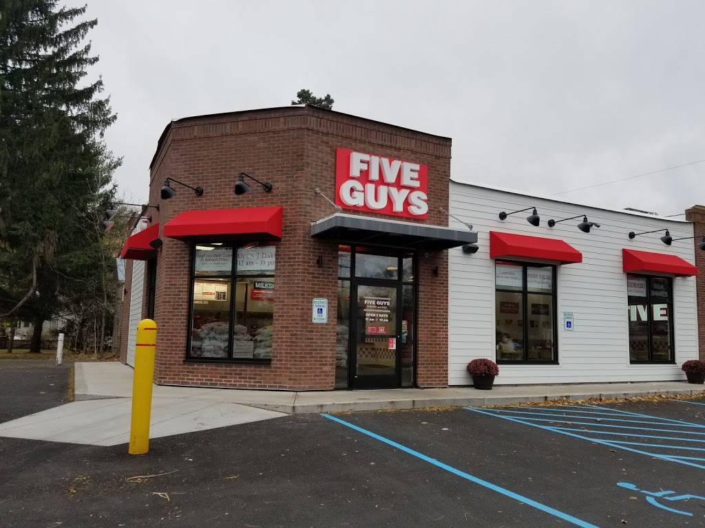 Five Guys | restaurant | 79 Market St, Potsdam, NY 13676, USA | 3152740263 OR +1 315-274-0263