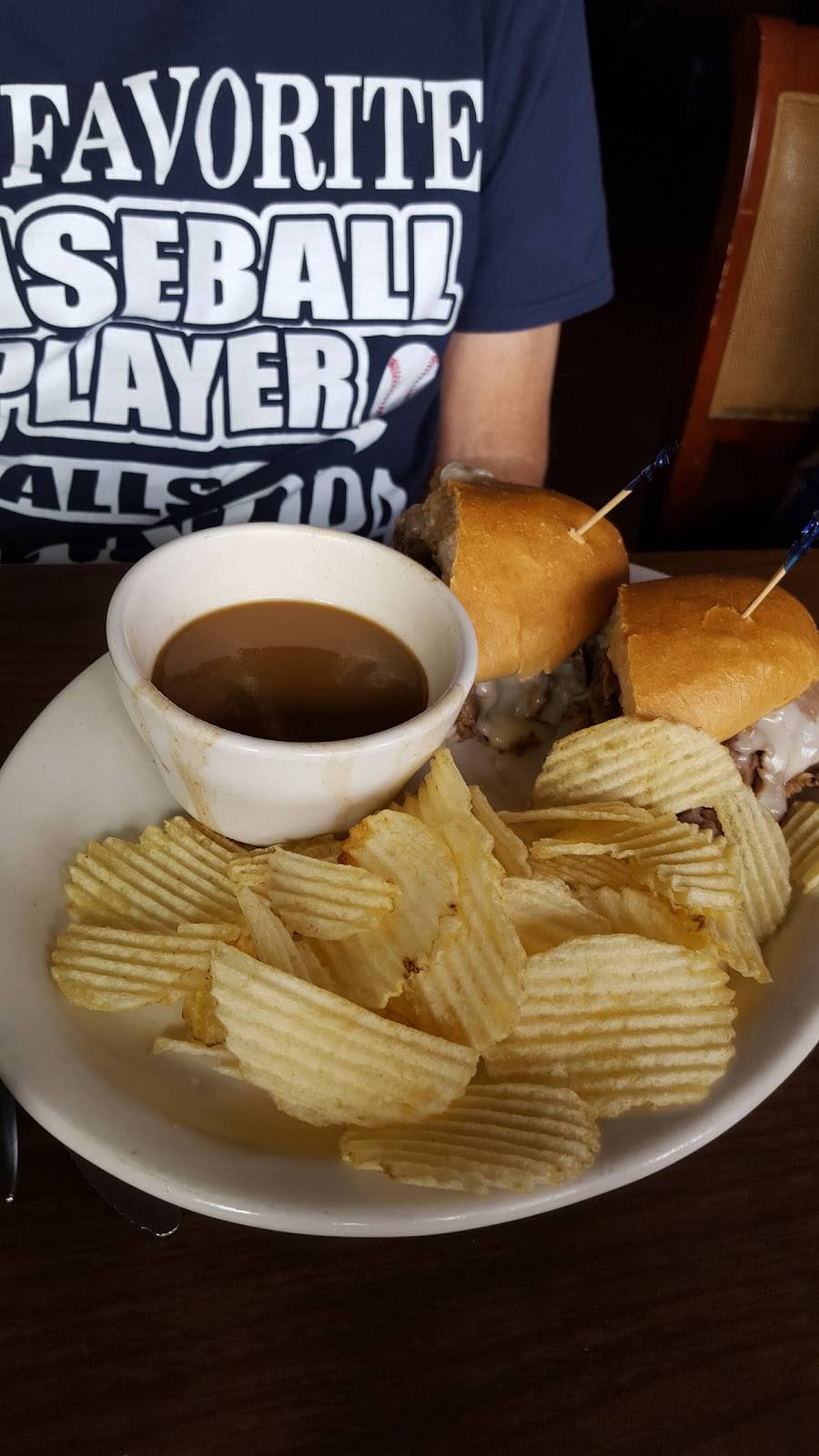 Hunters Restaurant | restaurant | 202 N Woodland Blvd, DeLand, FL 32720, USA | 3867367954 OR +1 386-736-7954