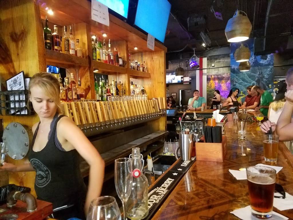 Hoptinger Bier Garden & Sausage House | restaurant | 333 1st St N, Jacksonville Beach, FL 32250, USA | 9042220796 OR +1 904-222-0796